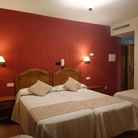 Hostal Decerca Prádena Oda fotoğraf