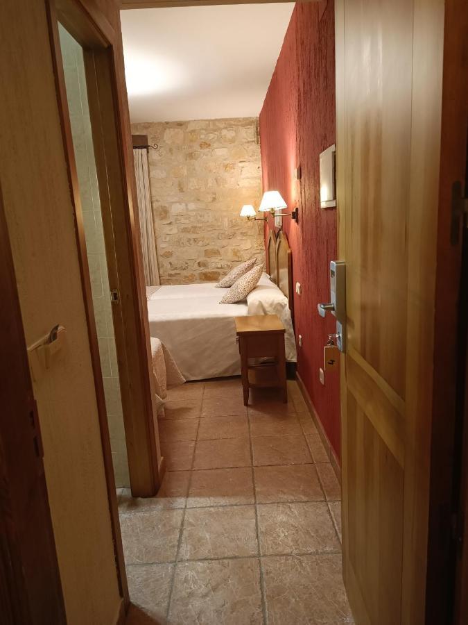 Hostal Decerca Prádena Oda fotoğraf