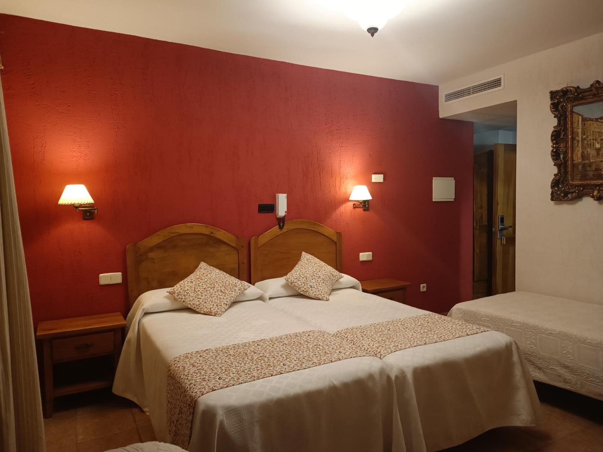 Hostal Decerca Prádena Oda fotoğraf